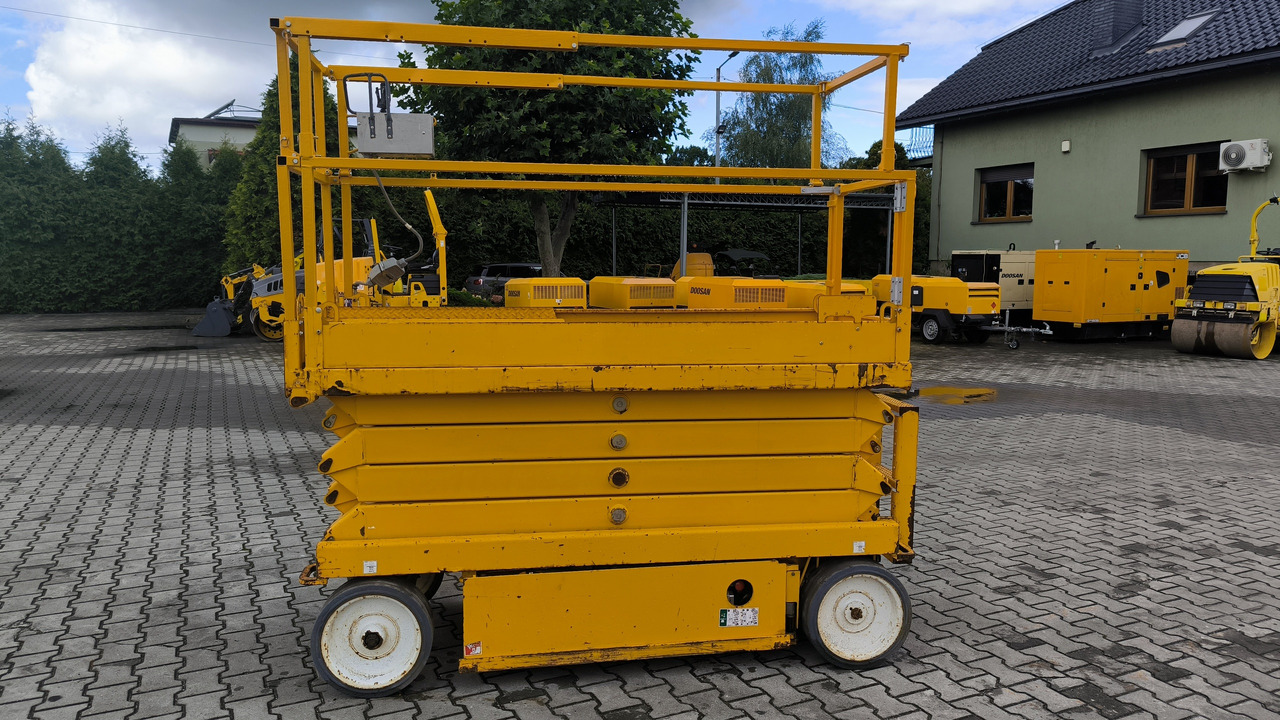 SKYJACK SJ III 3226 - Scissor lift: picture 5 SKYJACK SJ III 3226 - Scissor lift: picture 5