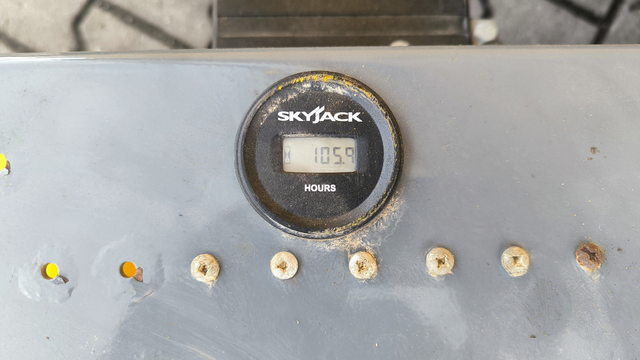 Scissor lift SKYJACK SJ III 3226: picture 7