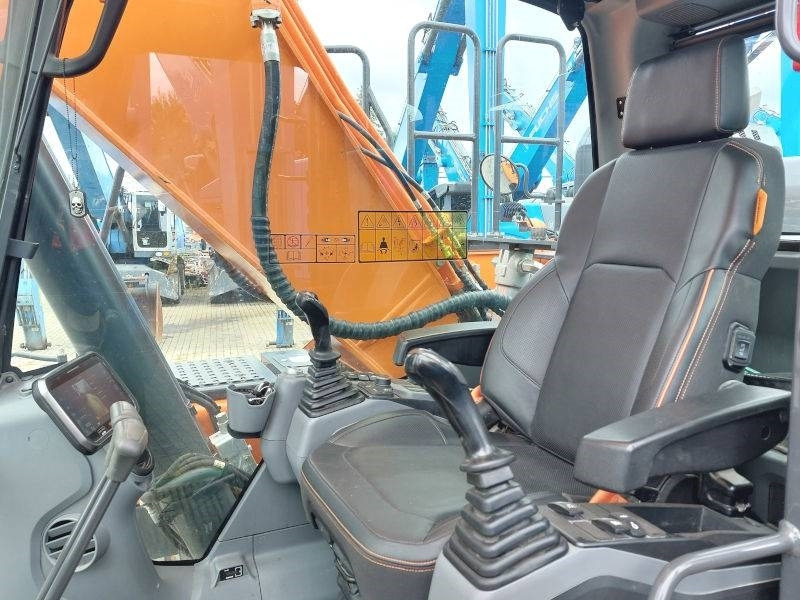 Crawler excavator Doosan DX 235 LC-7: picture 12
