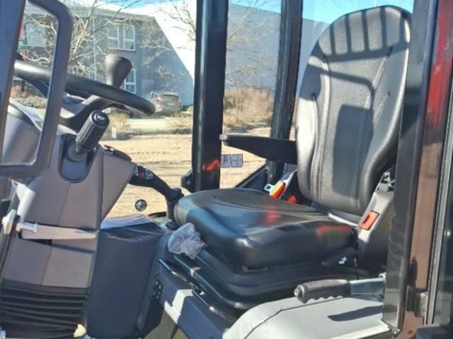 Skid steer loader Giant G 2700 E X-Tra Elektro / electric: picture 8