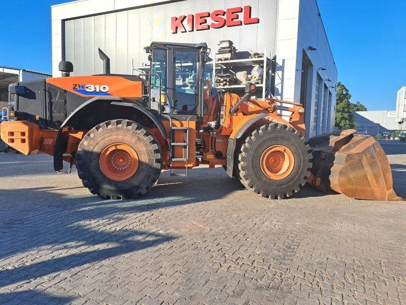 Hitachi ZW 310-6 - Wheel loader: picture 5 Hitachi ZW 310-6 - Wheel loader: picture 5