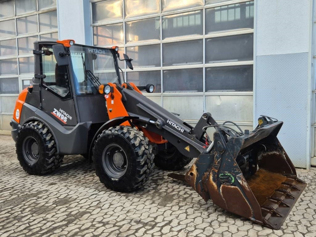 Hitachi ZW 75-6 - Skid steer loader: picture 4 Hitachi ZW 75-6 - Skid steer loader: picture 4