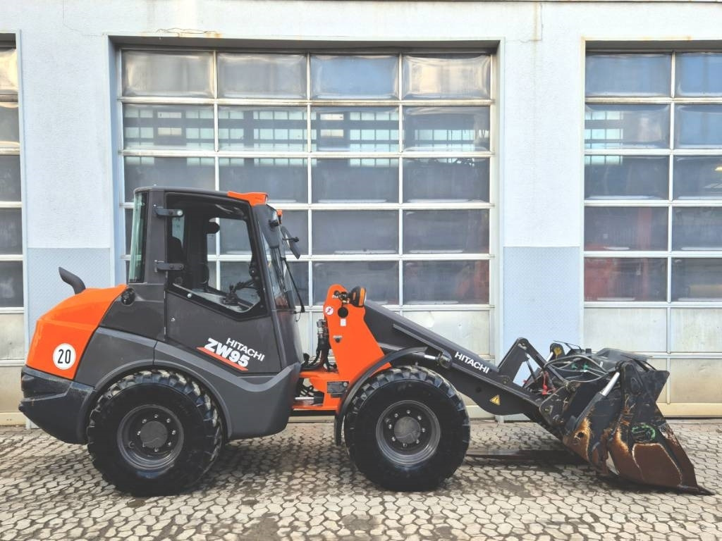 Hitachi ZW 75-6 - Skid steer loader: picture 5 Hitachi ZW 75-6 - Skid steer loader: picture 5