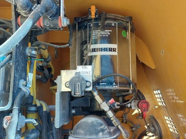 Crawler excavator Liebherr R 960 SME: picture 9