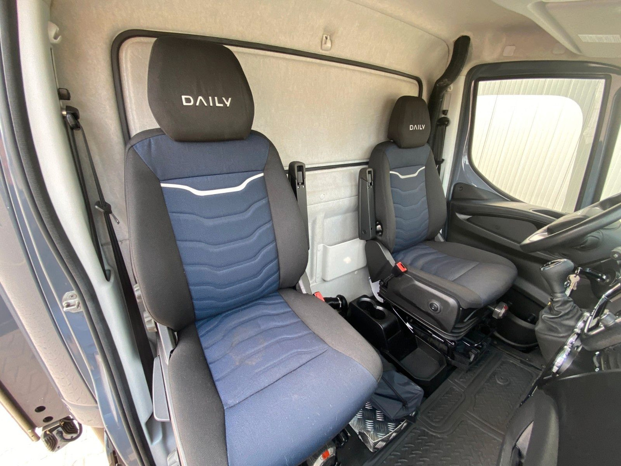 Curtain side van Iveco Daily Hi-Matic 70 C 21 Topsleeper | LBW 1,00to.: picture 12