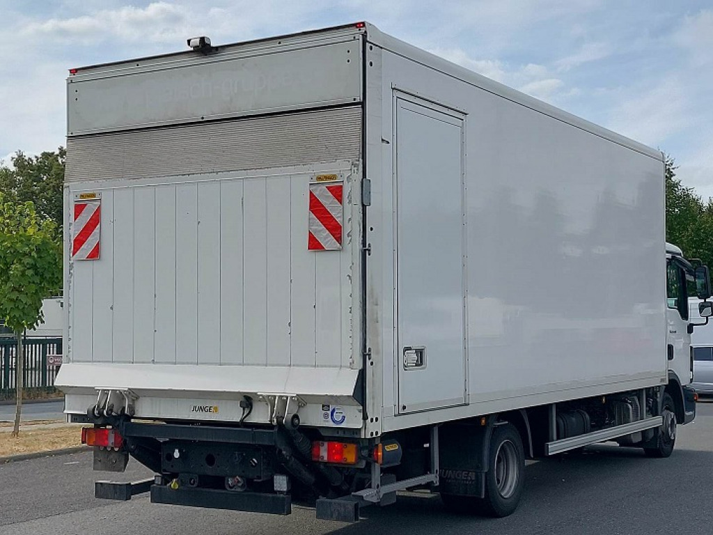 MAN TGL 8.190 Koffer/Seitentür/LBW - Box truck: picture 3 MAN TGL 8.190 Koffer/Seitentür/LBW - Box truck: picture 3