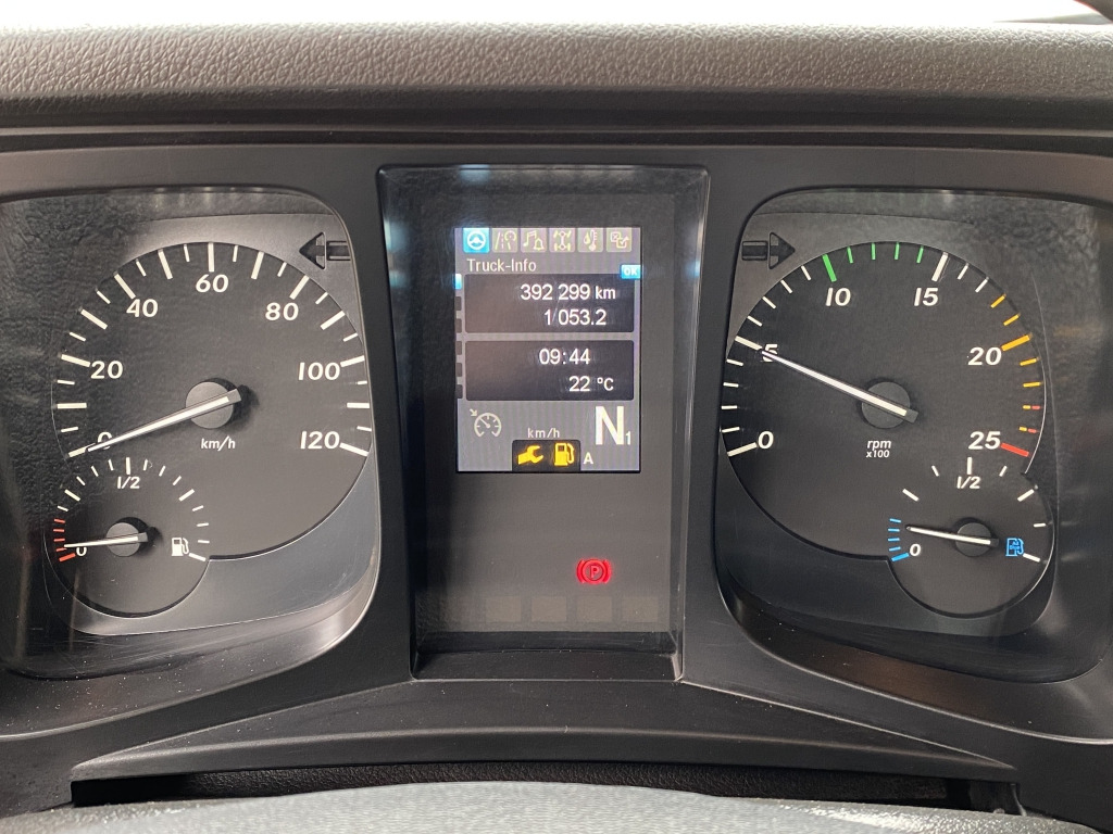 Tipper Mercedes-Benz 3345 6x6 Arocs: picture 19