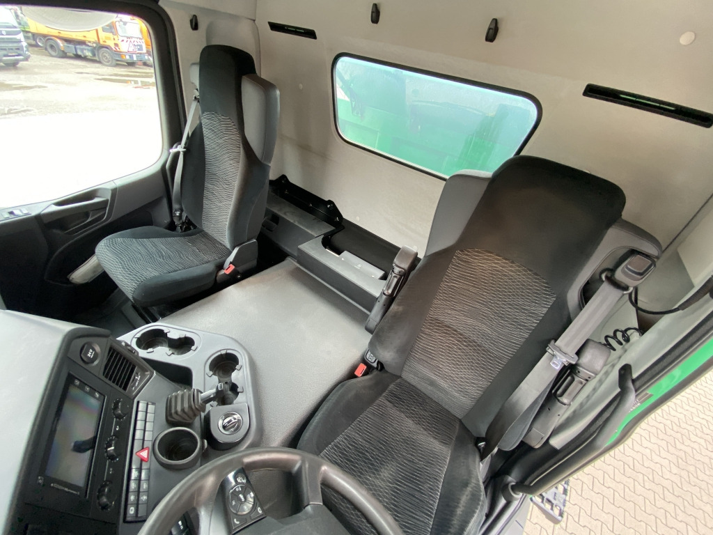 Tipper Mercedes-Benz 3345 6x6 Arocs: picture 15