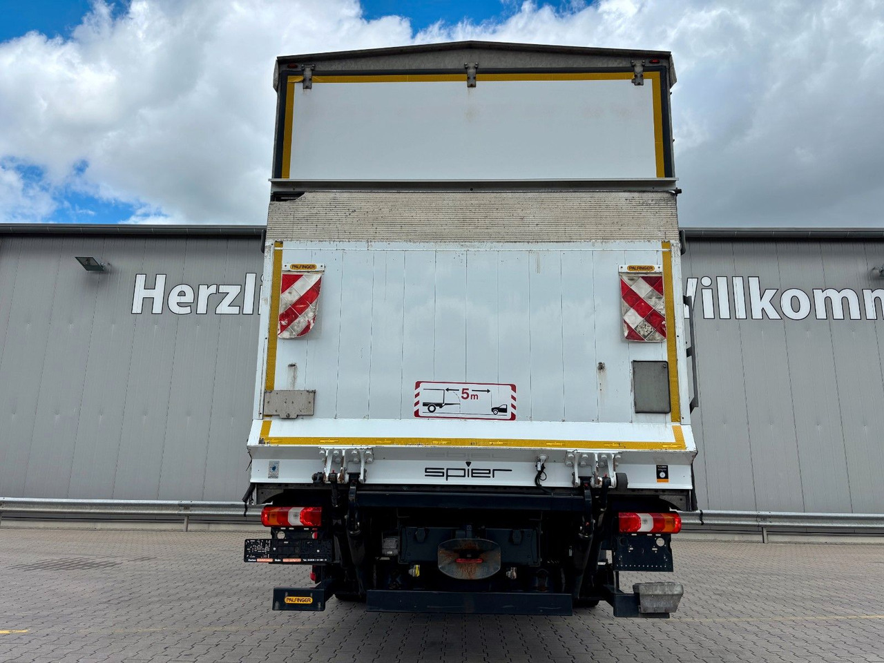 Mercedes-Benz Atego 1624 I 2,66m Höhe*Pritsche*Plane*LBW*AHK - Curtain side truck: picture 4 Mercedes-Benz Atego 1624 I 2,66m Höhe*Pritsche*Plane*LBW*AHK - Curtain side truck: picture 4