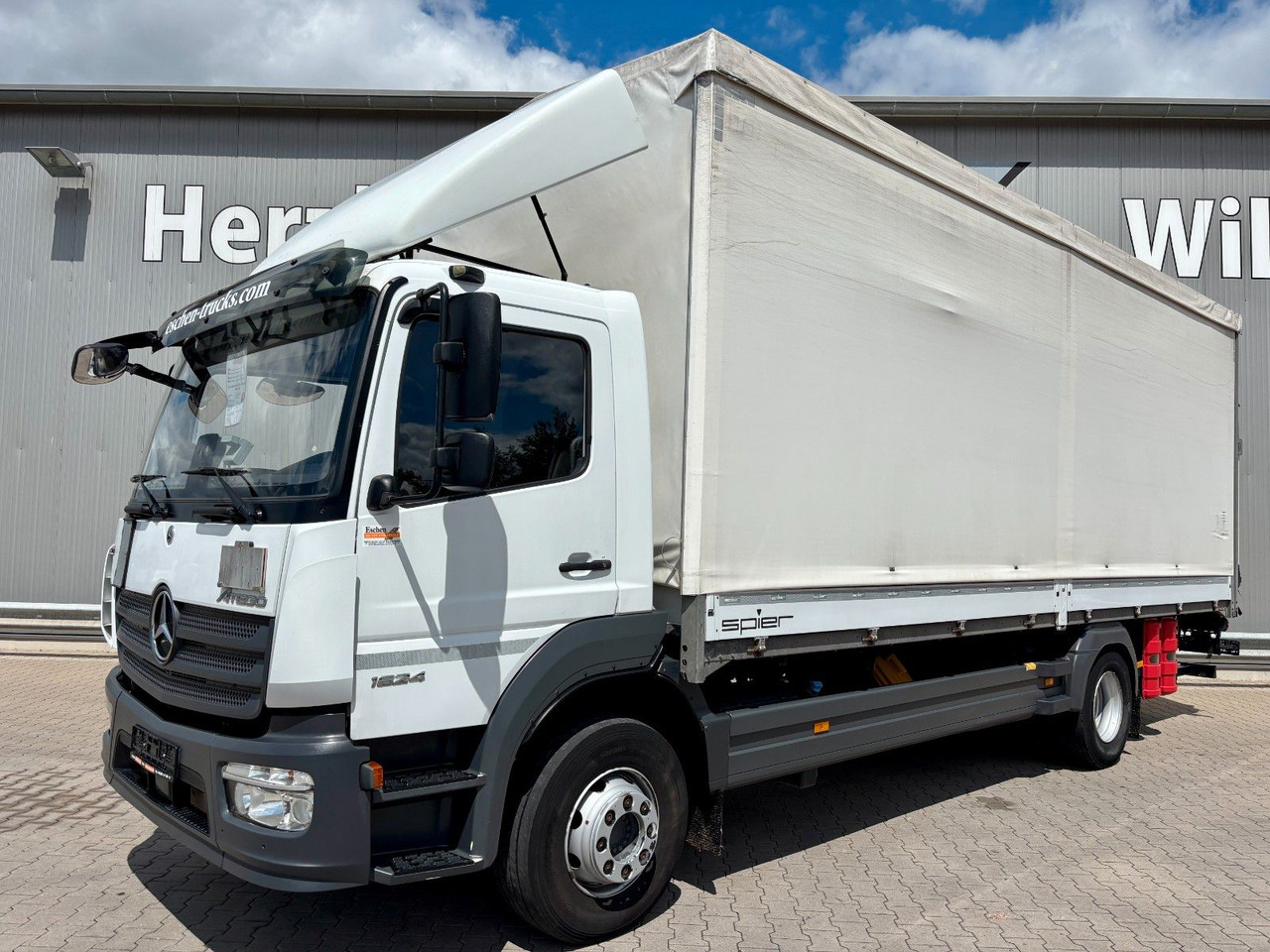 Mercedes-Benz Atego 1624 I 2,66m Höhe*Pritsche*Plane*LBW*AHK - Curtain side truck: picture 1 Mercedes-Benz Atego 1624 I 2,66m Höhe*Pritsche*Plane*LBW*AHK - Curtain side truck: picture 1