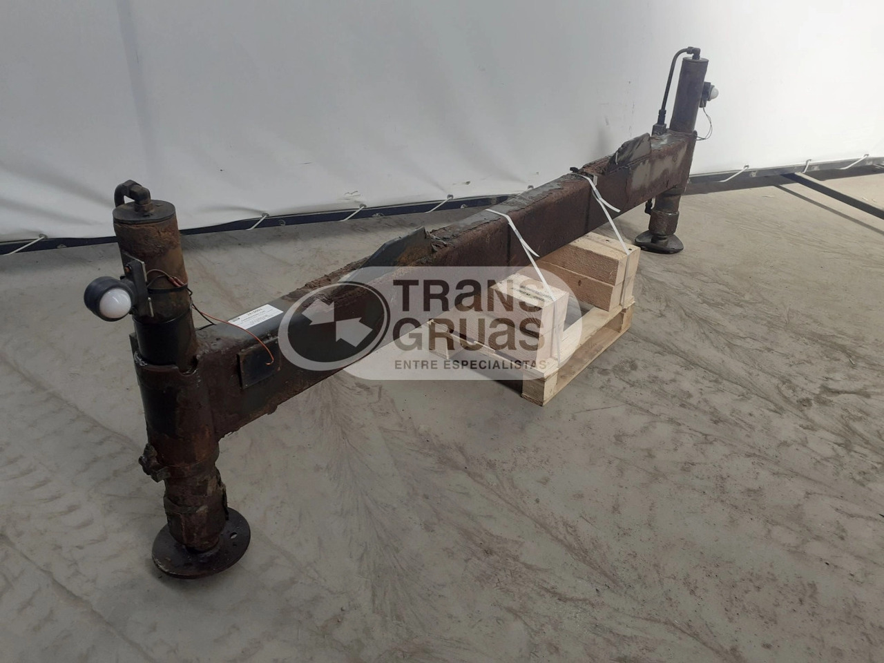Estabilizador fijo a 2.300 mm - Attachment for Crane: picture 1 Estabilizador fijo a 2.300 mm - Attachment for Crane: picture 1