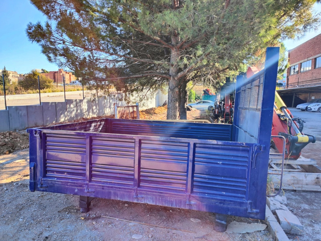 Caja quita y pon 3000x2500x800 MM - Flatbed body: picture 3 Caja quita y pon 3000x2500x800 MM - Flatbed body: picture 3