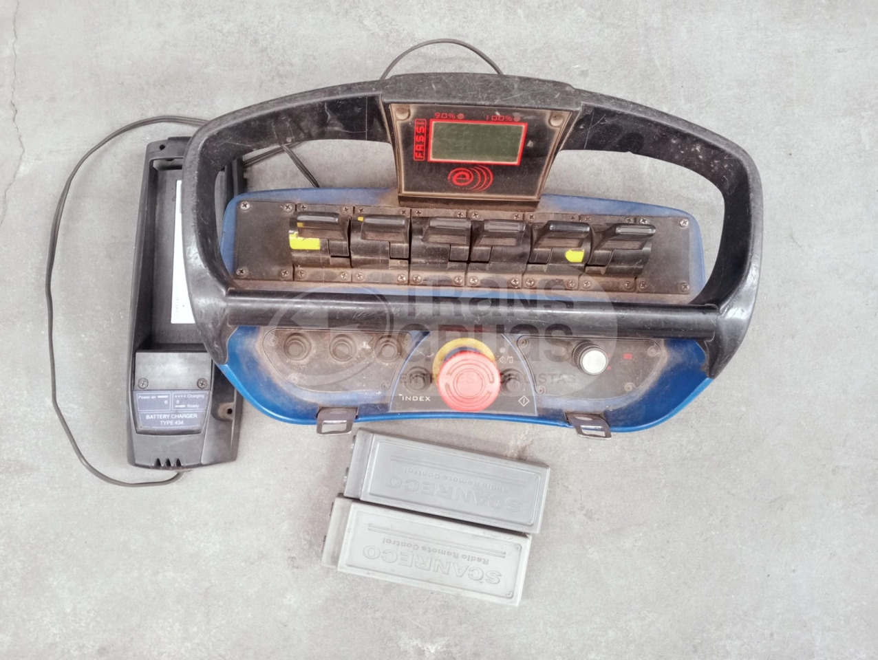 Cab chassis truck Camión MAN TGA 35.390 de ocasión + F800BXP.26: picture 9