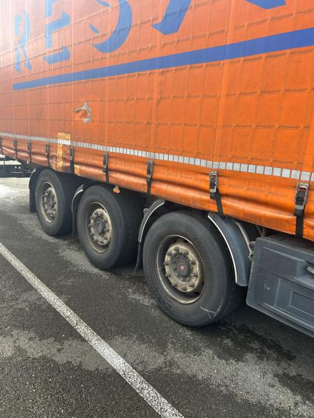 Fliegl - Curtainsider semi-trailer: picture 3 Fliegl - Curtainsider semi-trailer: picture 3