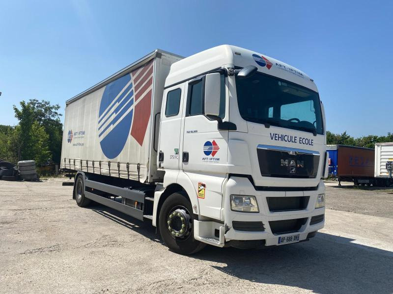 MAN TGX 18.360 - Curtain side truck: picture 4 MAN TGX 18.360 - Curtain side truck: picture 4