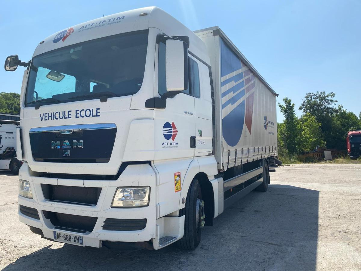 MAN TGX 18.360 - Curtain side truck: picture 4 MAN TGX 18.360 - Curtain side truck: picture 4