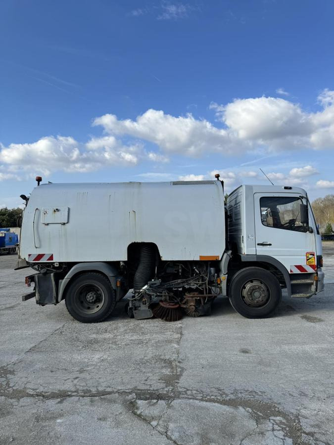 Mercedes Atego - Road sweeper: picture 2 Mercedes Atego - Road sweeper: picture 2