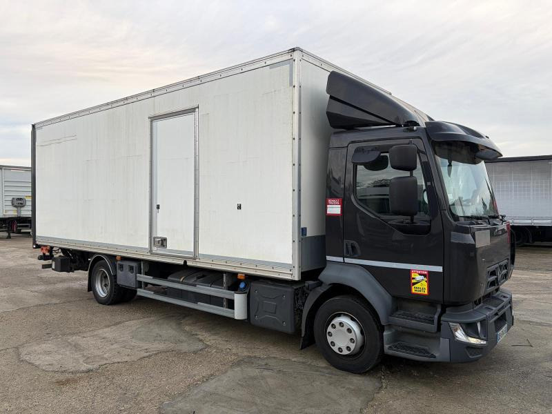 Renault D-Series 240.12 - Box truck: picture 3 Renault D-Series 240.12 - Box truck: picture 3