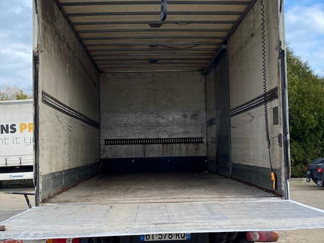 Renault Midlum 220 - Box truck: picture 5 Renault Midlum 220 - Box truck: picture 5