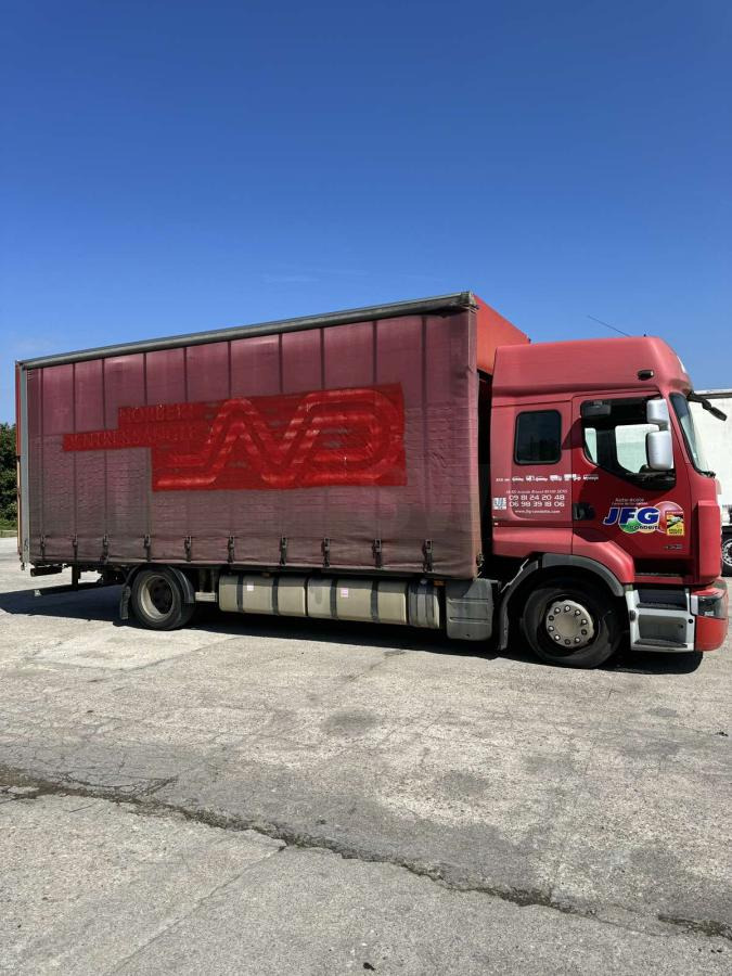 Renault Premium 450 - Curtain side truck: picture 2 Renault Premium 450 - Curtain side truck: picture 2