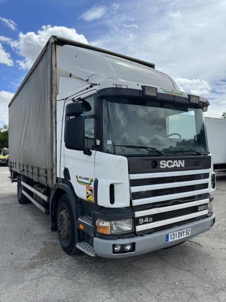Scania 94 D220 - Curtain side truck: picture 2 Scania 94 D220 - Curtain side truck: picture 2