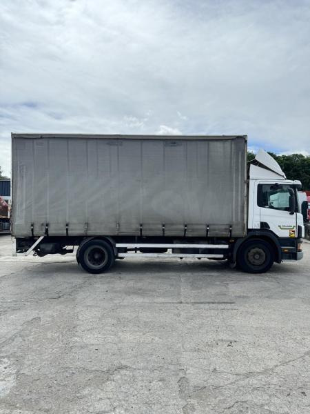 Scania 94 D220 - Curtain side truck: picture 4 Scania 94 D220 - Curtain side truck: picture 4