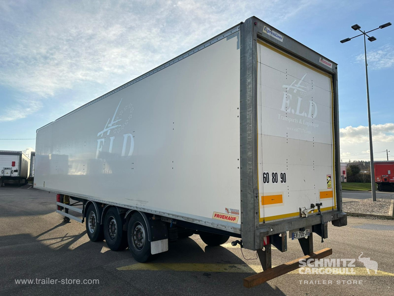 FRUEHAUF Dryfreight Standard Roller shutter door - Closed box semi-trailer: picture 4 FRUEHAUF Dryfreight Standard Roller shutter door - Closed box semi-trailer: picture 4