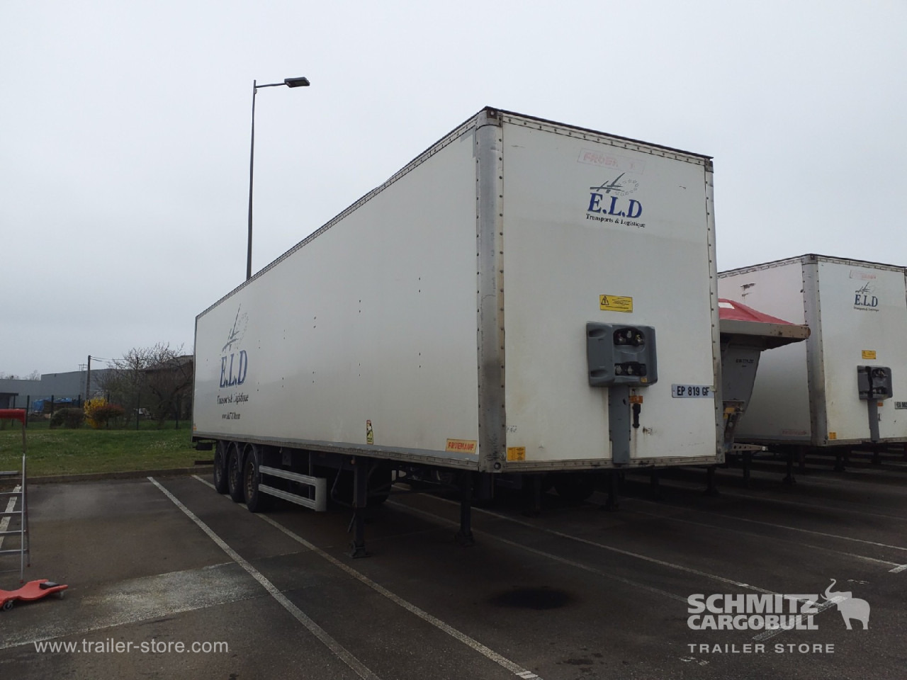 FRUEHAUF Dryfreight Standard Roller shutter door - Closed box semi-trailer: picture 1 FRUEHAUF Dryfreight Standard Roller shutter door - Closed box semi-trailer: picture 1