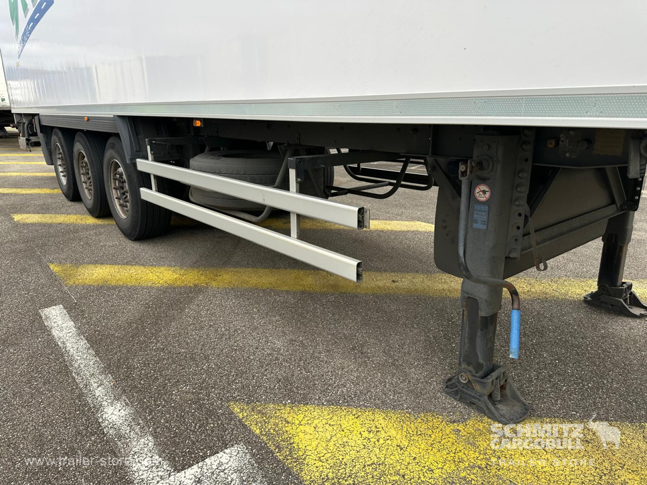 LAMBERET Reefer Multitemp - Isothermal semi-trailer: picture 4 LAMBERET Reefer Multitemp - Isothermal semi-trailer: picture 4