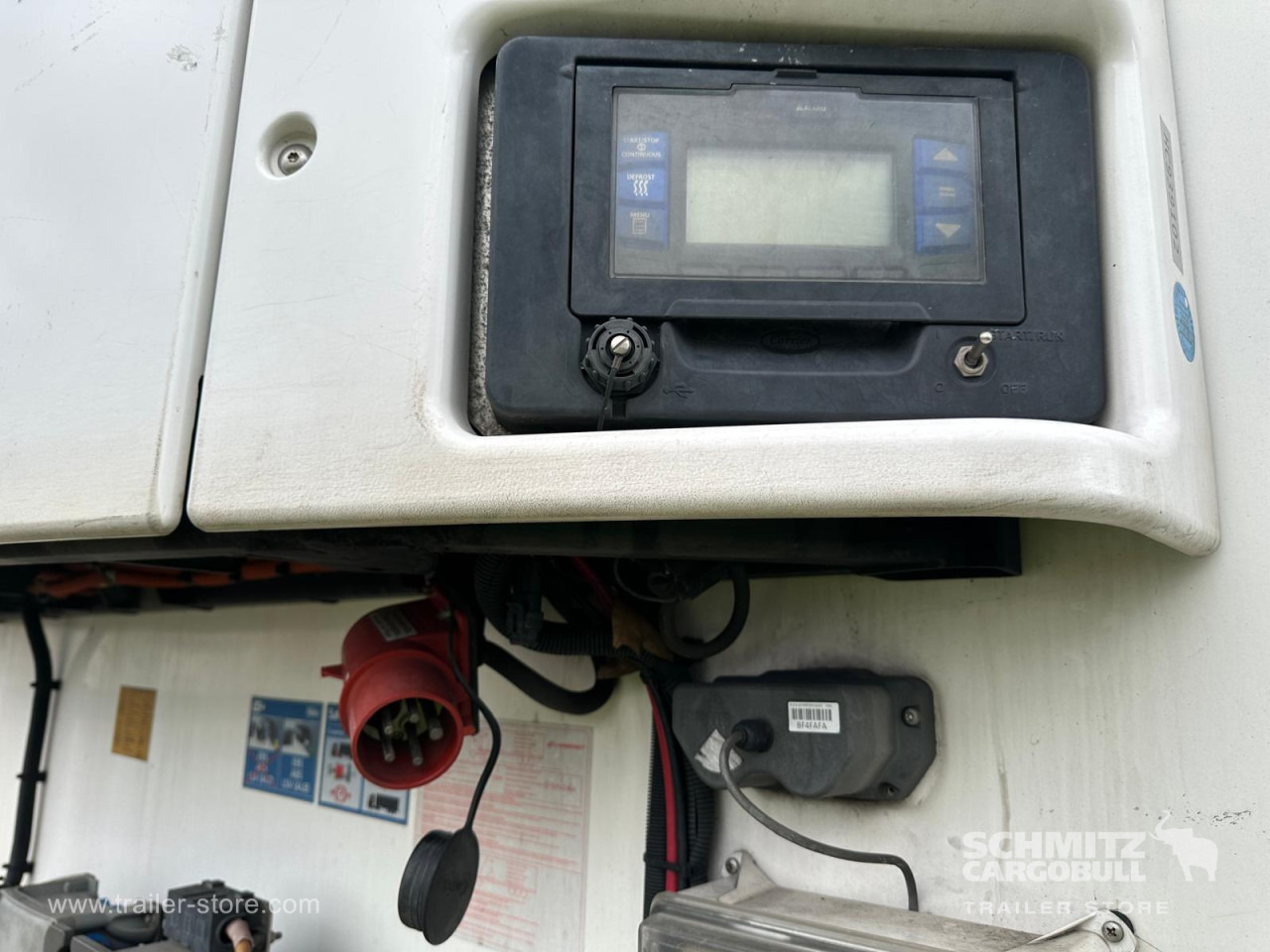 LAMBERET Reefer Multitemp - Isothermal semi-trailer: picture 2 LAMBERET Reefer Multitemp - Isothermal semi-trailer: picture 2