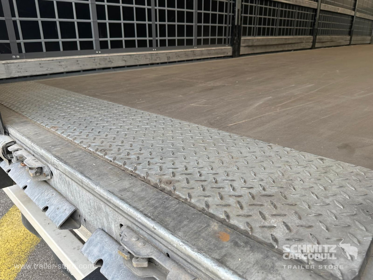 SCHMITZ Curtainsider Standard - Curtainsider semi-trailer: picture 5 SCHMITZ Curtainsider Standard - Curtainsider semi-trailer: picture 5
