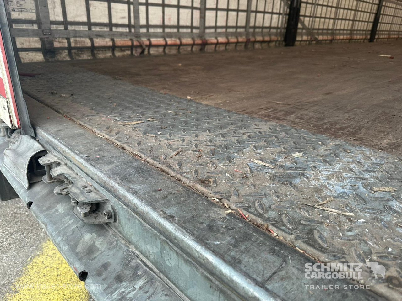 SCHMITZ Curtainsider Standard - Curtainsider semi-trailer: picture 5 SCHMITZ Curtainsider Standard - Curtainsider semi-trailer: picture 5