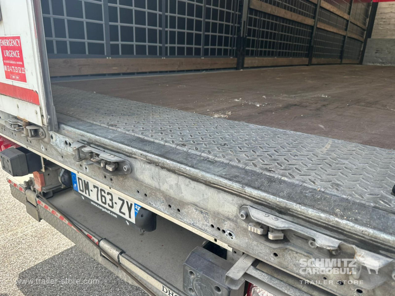 SCHMITZ Curtainsider Standard - Curtainsider semi-trailer: picture 4 SCHMITZ Curtainsider Standard - Curtainsider semi-trailer: picture 4