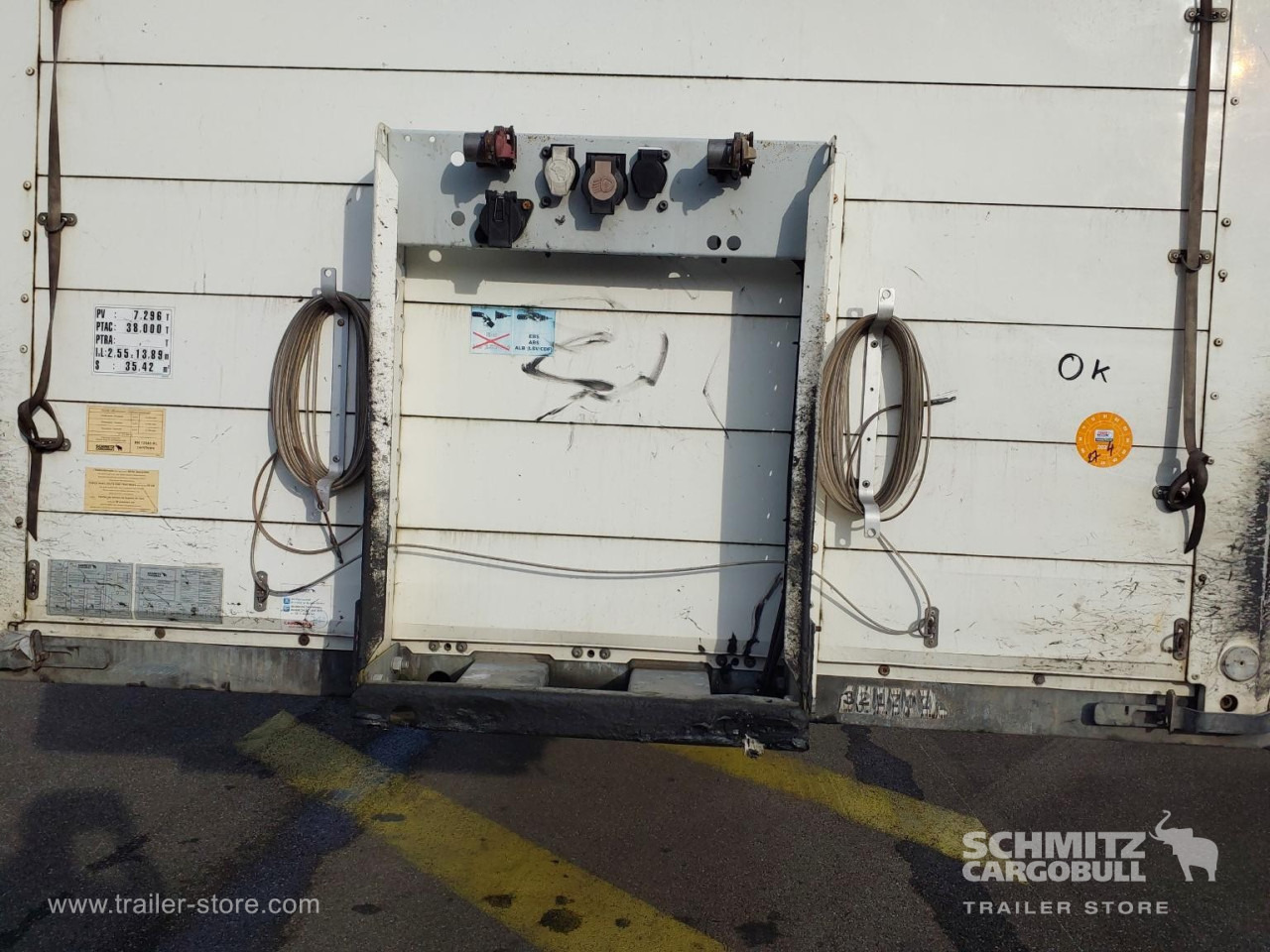 SCHMITZ Curtainsider Standard - Curtainsider semi-trailer: picture 4 SCHMITZ Curtainsider Standard - Curtainsider semi-trailer: picture 4