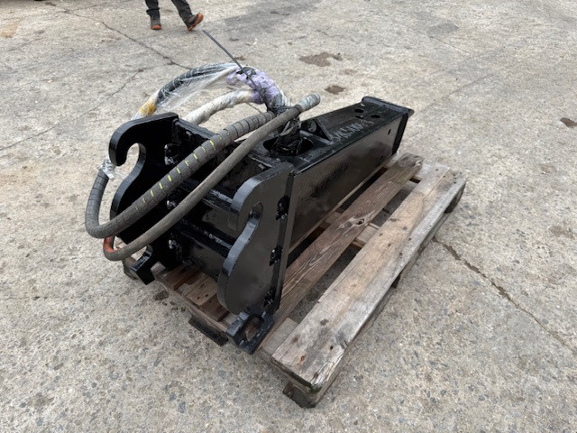 CAT H63s - Hydraulic hammer: picture 3 CAT H63s - Hydraulic hammer: picture 3