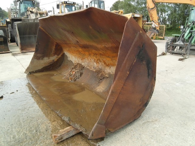 Hanomag - Loader bucket: picture 1 Hanomag - Loader bucket: picture 1