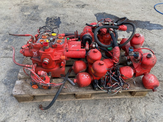 2426877 - O&K L45 - Spare parts for Construction machinery: picture 4 2426877 - O&K L45 - Spare parts for Construction machinery: picture 4