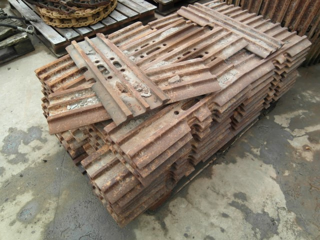 VOLVO EC 180 - Track for Construction machinery: picture 1 VOLVO EC 180 - Track for Construction machinery: picture 1