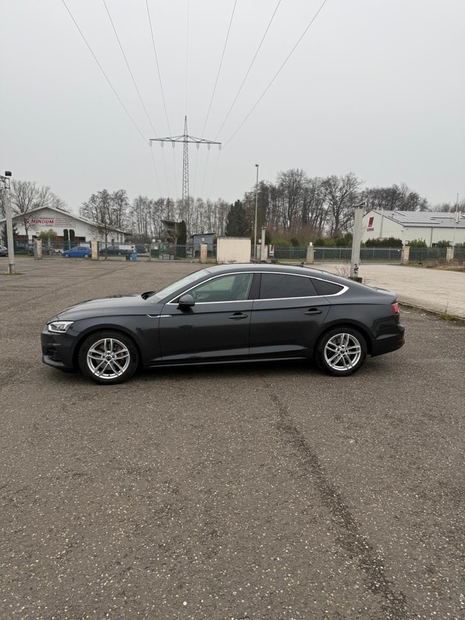 AUDI A5 Sportback 2.0 TDI Schräghecklimousine - Car: picture 5 AUDI A5 Sportback 2.0 TDI Schräghecklimousine - Car: picture 5