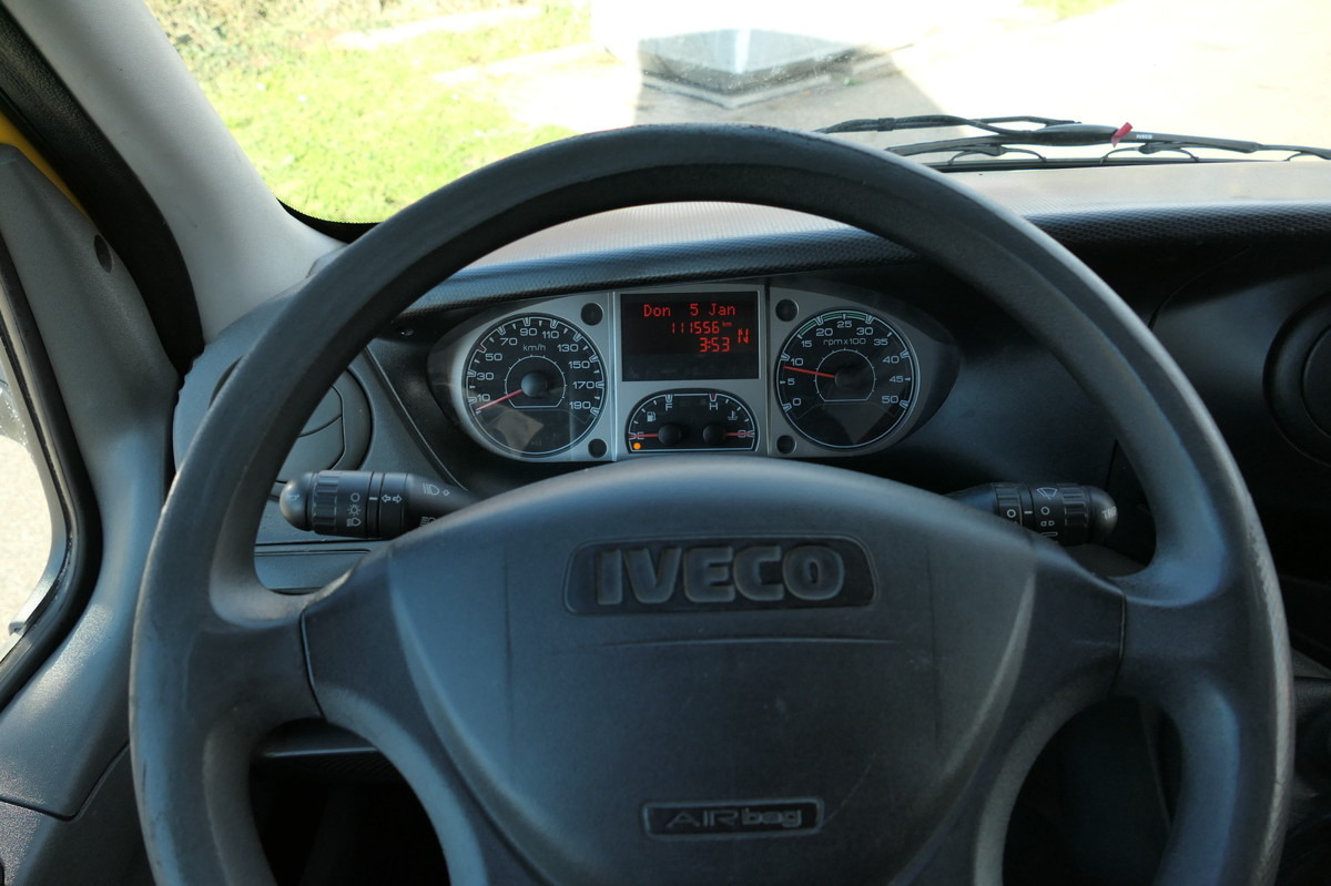 Closed box van IVECO Daily 35 S11 C30C AUTOMATIK KAMERA MAXI Regale D: picture 11