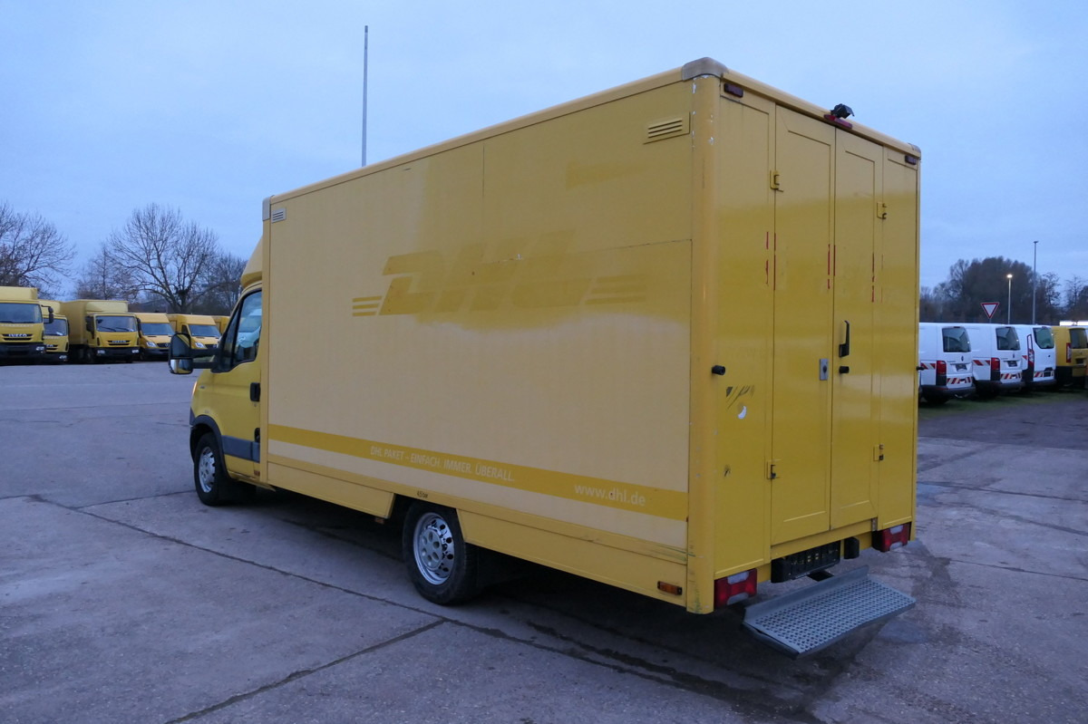 IVECO Daily 35 S11 C30C AUTOMATIK KAMERA Regale LUFT D - Closed box van: picture 4 IVECO Daily 35 S11 C30C AUTOMATIK KAMERA Regale LUFT D - Closed box van: picture 4