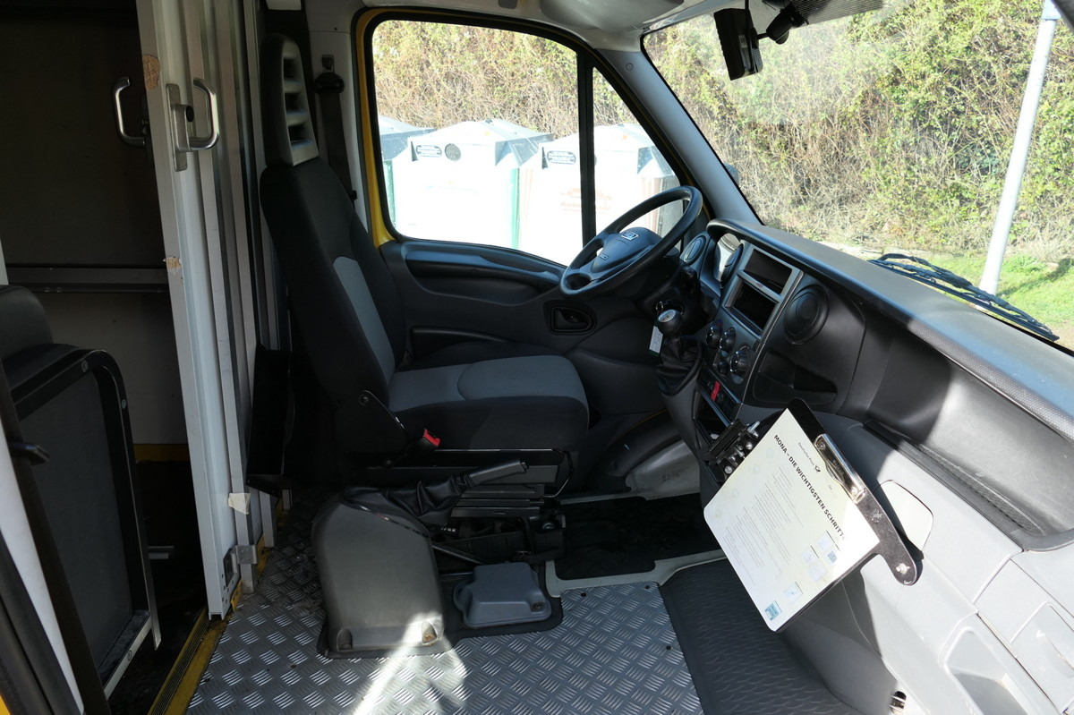 IVECO Daily 35 S11 C30C AUTOMATIK KAMERA Regale LUFT D - Closed box van: picture 5 IVECO Daily 35 S11 C30C AUTOMATIK KAMERA Regale LUFT D - Closed box van: picture 5