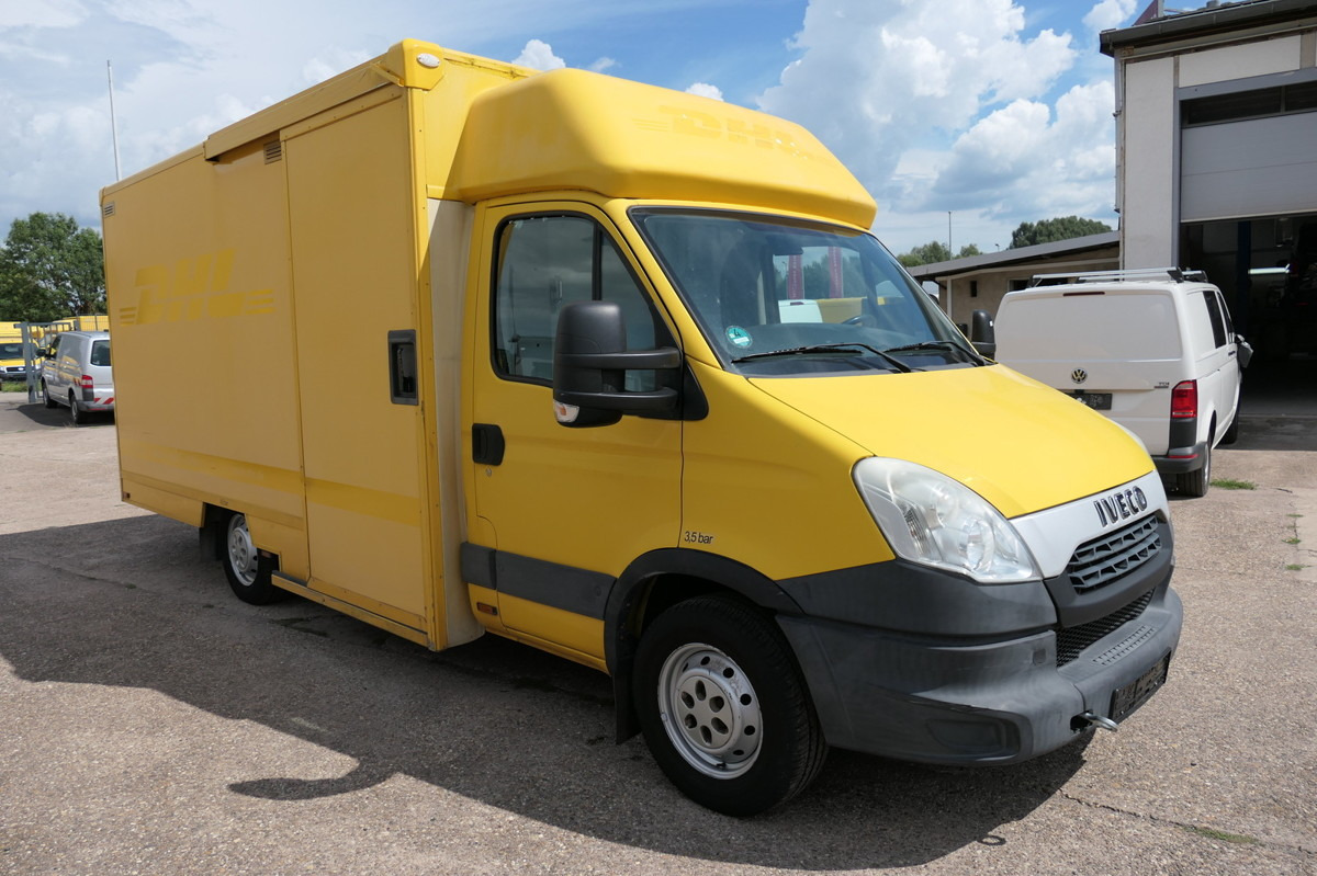 IVECO Daily 35 S11 C30C AUTOMATIK KAMERA Regale LUFT D - Closed box van: picture 2 IVECO Daily 35 S11 C30C AUTOMATIK KAMERA Regale LUFT D - Closed box van: picture 2
