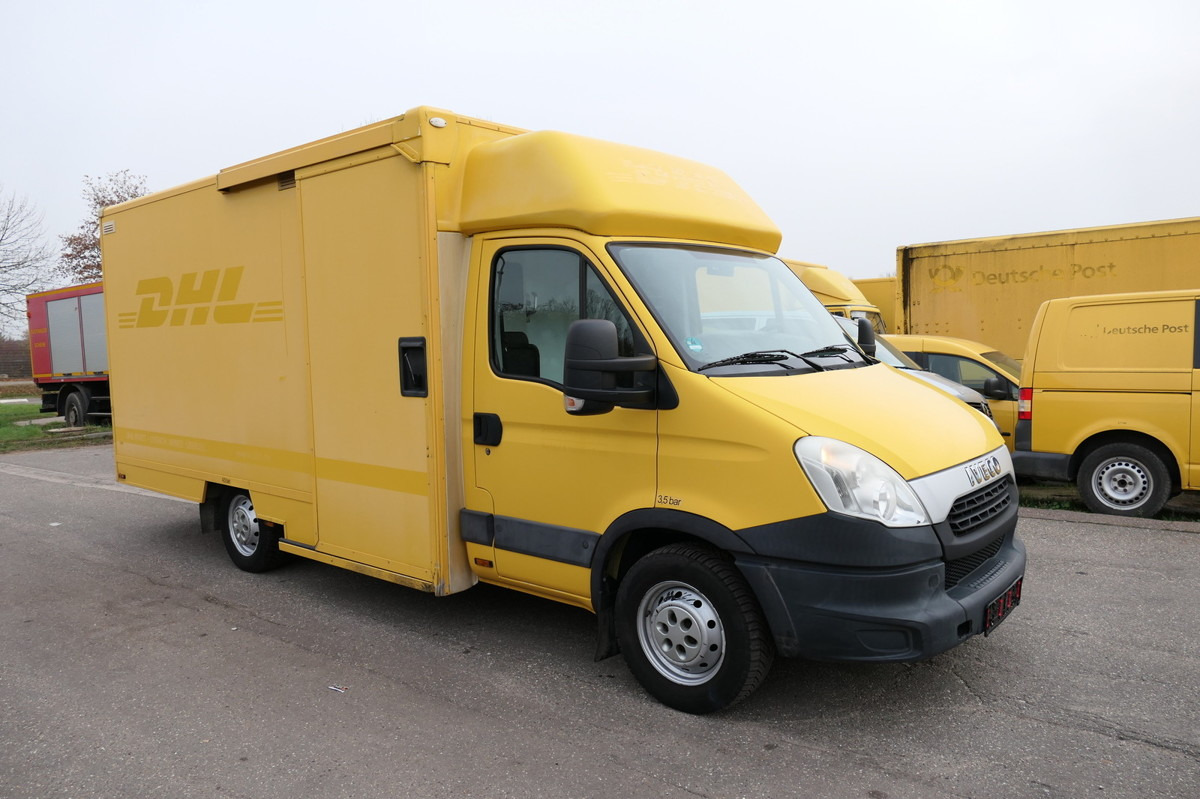 IVECO Daily 35 S11 C30C AUTOMATIK KAMERA Regale LUFT D - Closed box van: picture 2 IVECO Daily 35 S11 C30C AUTOMATIK KAMERA Regale LUFT D - Closed box van: picture 2