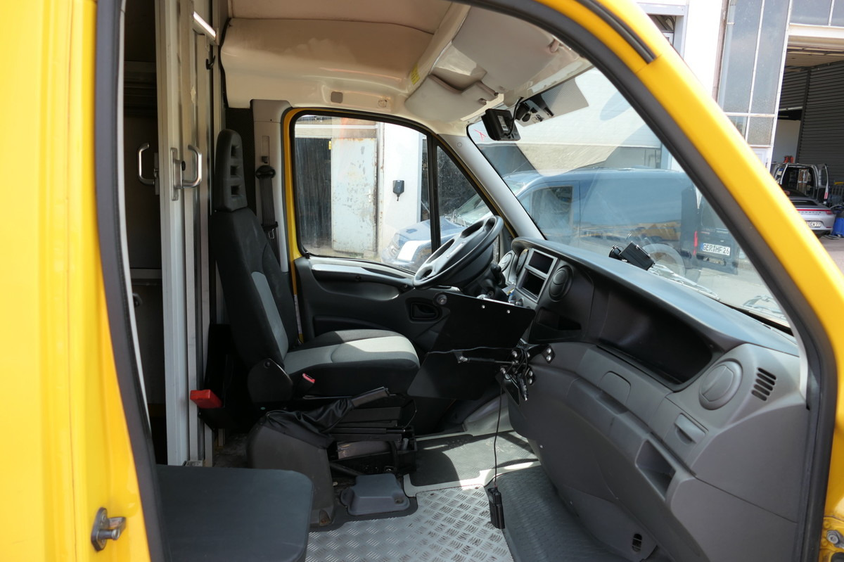 IVECO Daily 35 S11 C30C AUTOMATIK KAMERA Regale LUFT D - Closed box van: picture 5 IVECO Daily 35 S11 C30C AUTOMATIK KAMERA Regale LUFT D - Closed box van: picture 5