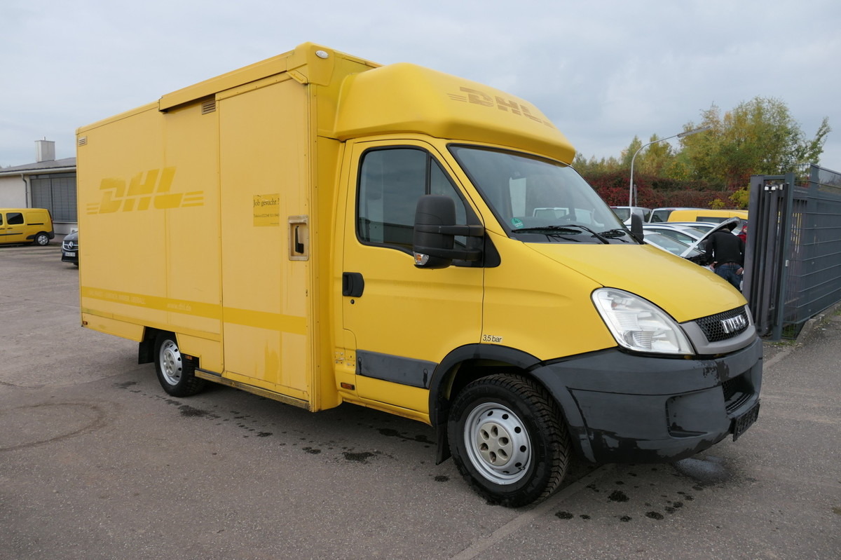IVECO Daily 35 S11 C30C AUTOMATIK KAMERA Regale LUFT - Closed box van: picture 2 IVECO Daily 35 S11 C30C AUTOMATIK KAMERA Regale LUFT - Closed box van: picture 2