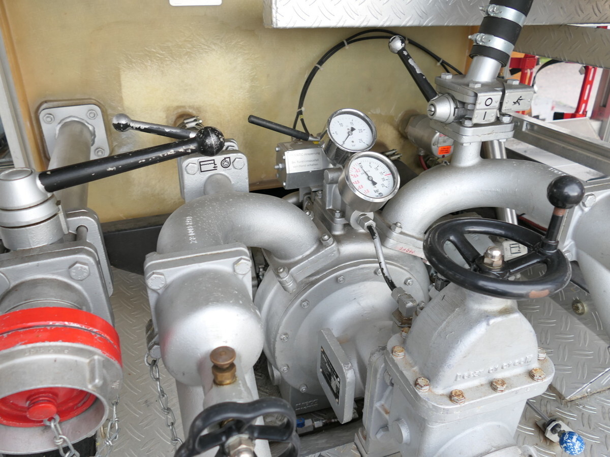 IVECO FF 95 E 18W LF 8/6 DoKa 4X4 SFZ FEUERWEHR Löschf leasing IVECO FF 95 E 18W LF 8/6 DoKa 4X4 SFZ FEUERWEHR Löschf: picture 9