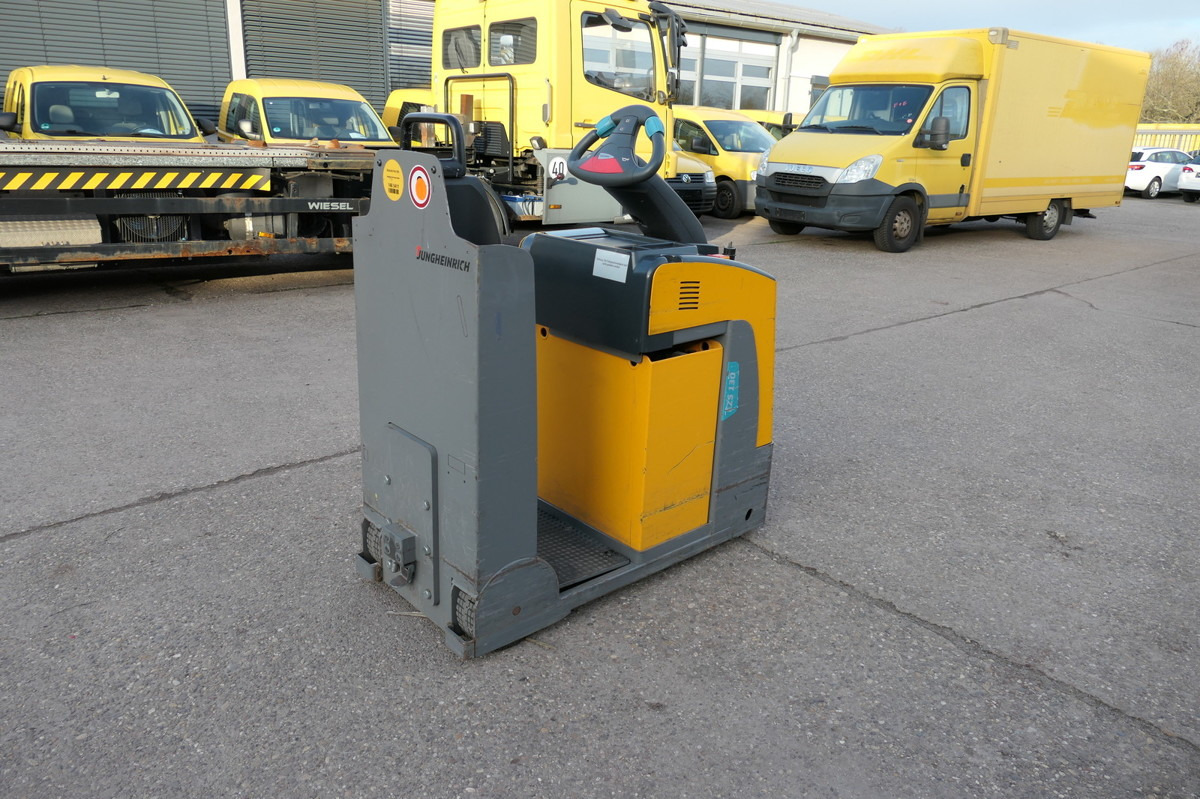 JUNGHEINRICH EZS 130 Schlepper Batterie 06/2021 - Tow tractor: picture 3 JUNGHEINRICH EZS 130 Schlepper Batterie 06/2021 - Tow tractor: picture 3
