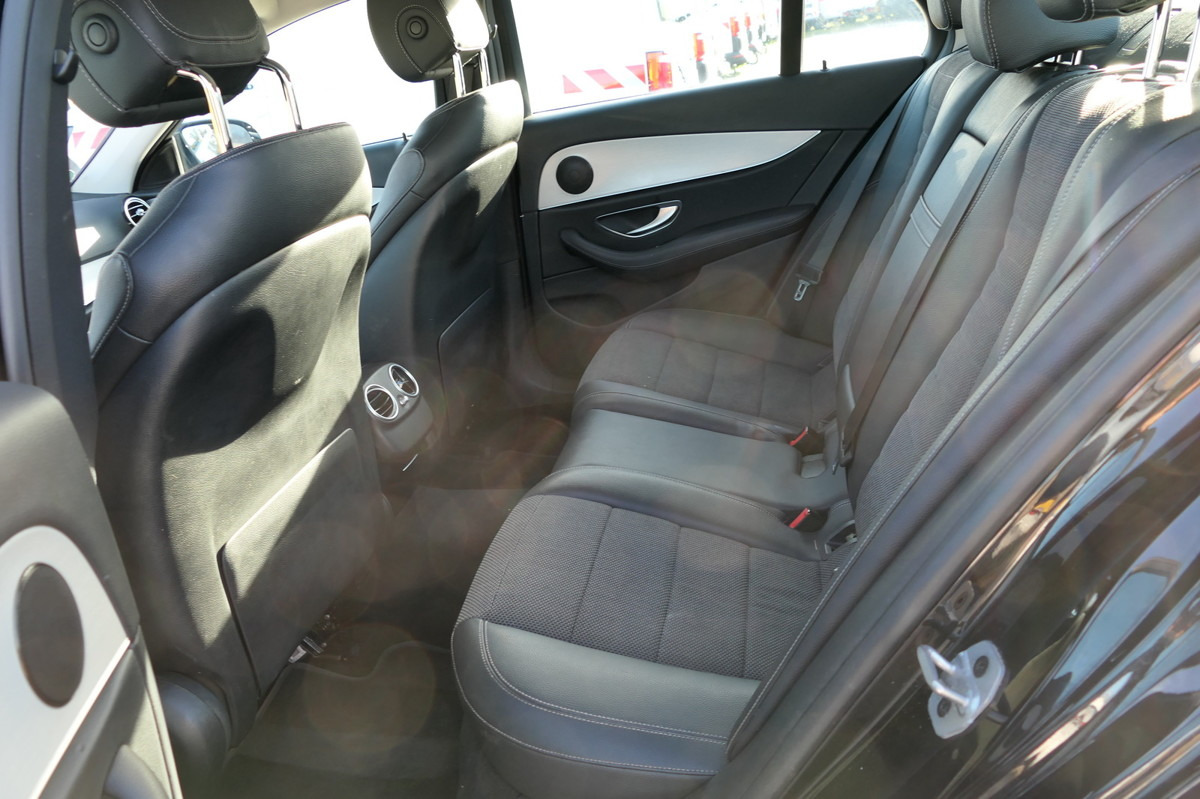 Sedan MERCEDES-BENZ E 220 d AVANTGARDE KLIMA: picture 8 Sedan MERCEDES-BENZ E 220 d AVANTGARDE KLIMA: picture 8