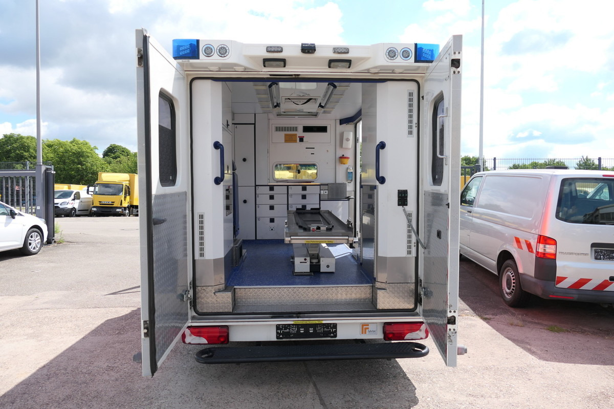 MERCEDES-BENZ Sprinter 519 CDI Klima Krankenwagen Fahrtec Aufb - Ambulance: picture 5 MERCEDES-BENZ Sprinter 519 CDI Klima Krankenwagen Fahrtec Aufb - Ambulance: picture 5